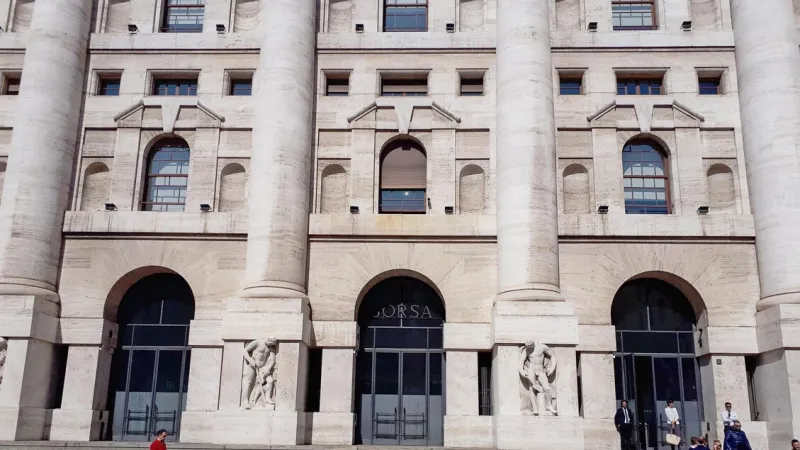 Milan Bourse Shatters Records As Banking Sector Fuels Surge