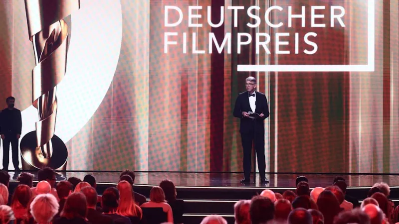 "Looking Into the Sun" Sweeps German Film Awards with Ten Triumphs