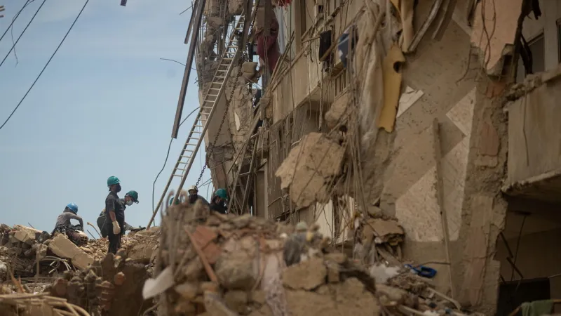 Venezuela: International Crews Press on in Desperate Family Rescue