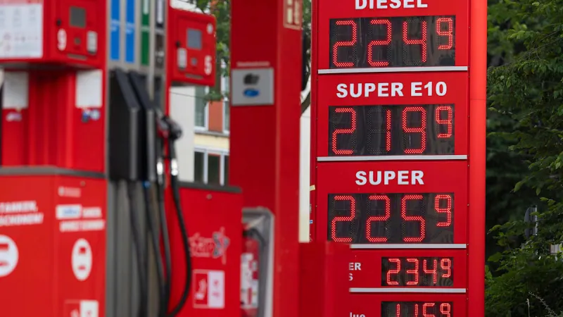 German Inflation Surges to 2.8% Amid Tank Rebate Expiry