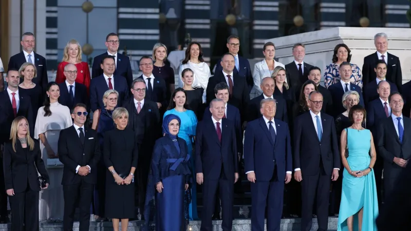 Meloni Reaffirms Ukraine Support to Zelensky at Pivotal NATO Summit