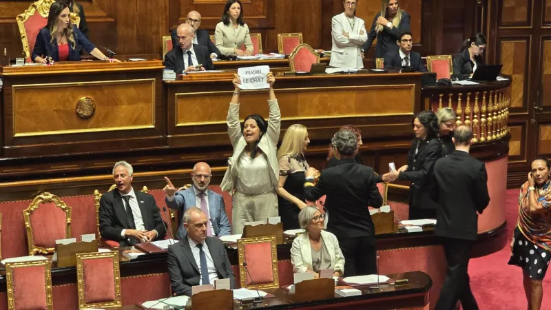 Italian Parliament Blocks Delmastro Chat Probe, M5s Senators Protest