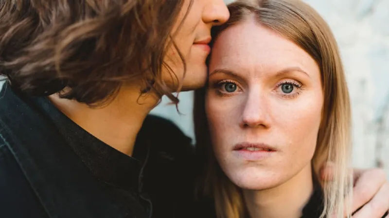 Groundbreaking Study Reveals When Single Life Outweighs Relationships