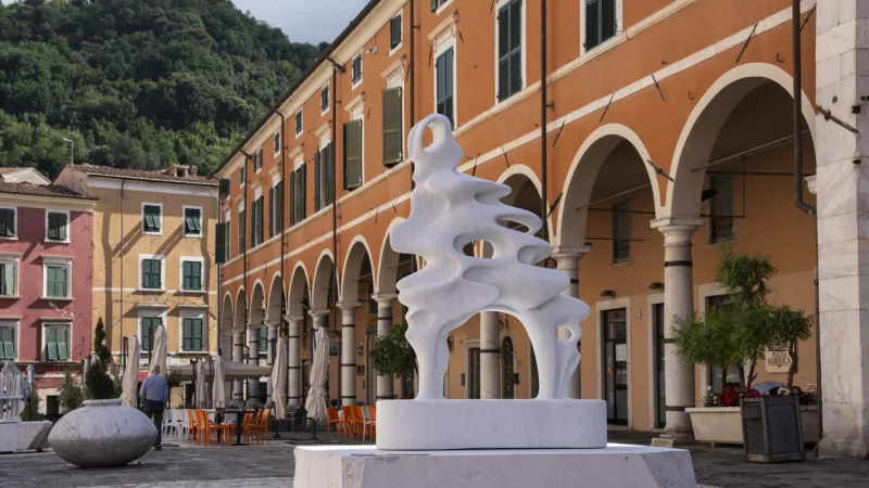 White Carrara Ignites City with Striking Marble Design Showcase