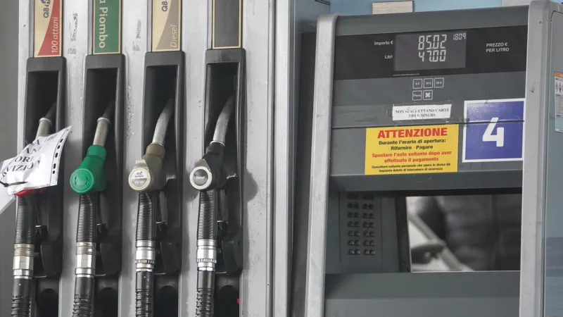 Italy's Diesel Prices Soar, Codacons Urges Immediate Excise Duty Cut