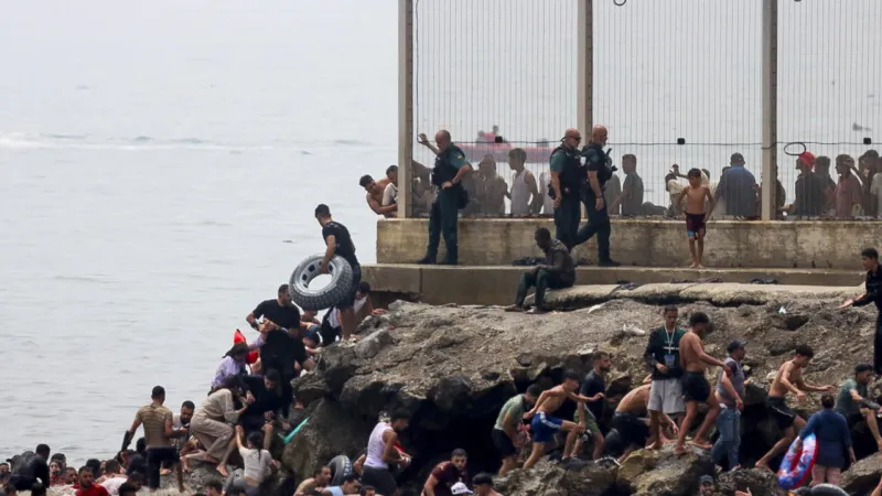 Ceuta Crisis Escalates: Nine Drown As Thousands Swim to Spanish Enclave