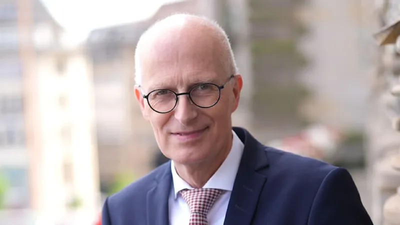 Hamburg Mayor Challenges Debt Burden, Proposes Digital Tax