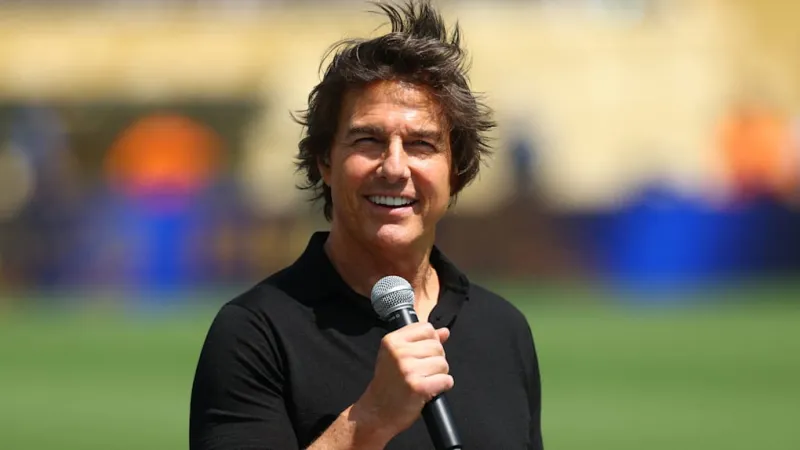 Argentine Fans Drown Out Tom Cruise Speech at World Cup Final