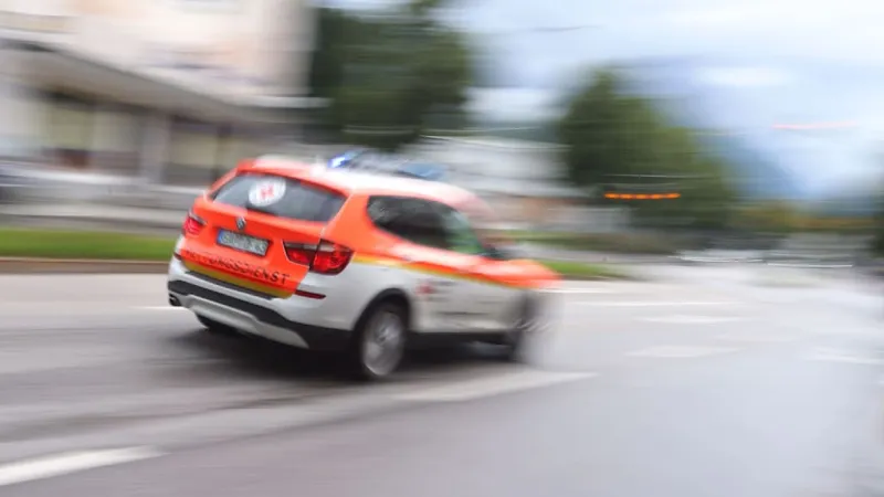 Doctor on Bicycle Heroically Saves Four from Ruhr River Drowning