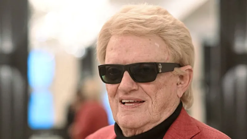 Renowned German Singer Heino Rejects FPÖ Overture, Citing Political Neutrality