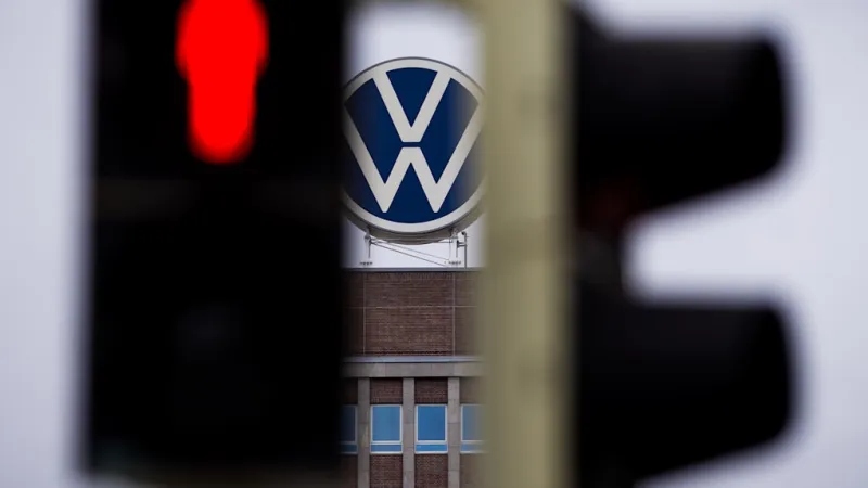 VW Workers Fight Back Against 100,000 Job Cuts, Plant Closures