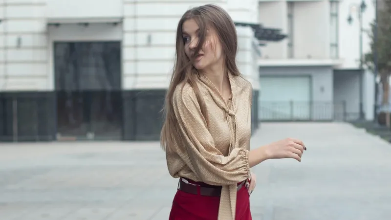 Flowy Wide-Leg Pants: Summer's Chic Trend Poses Tripping Hazard