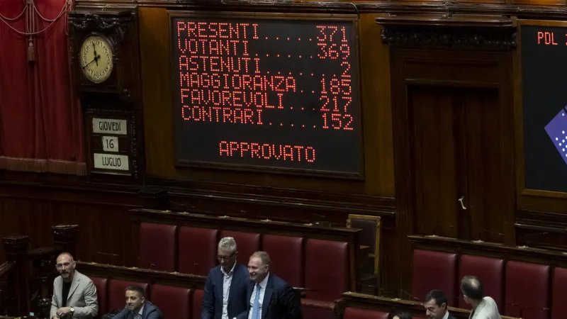 Italian Electoral Reform Clears First Hurdle, Faces Senate Showdown