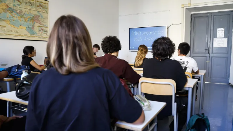 Teacher Burnout Crisis Deepens: Treccani Explores Causes and Aggravations