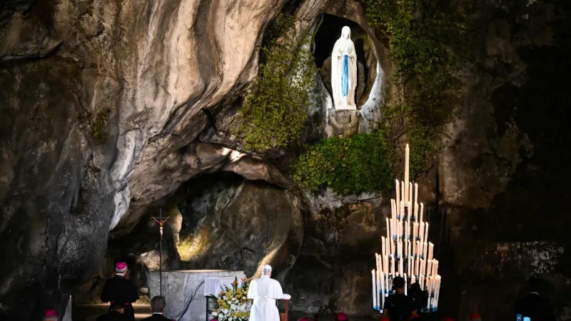 Pope Leo XIV Electrifies Paris, Challenges French Catholics to Renew Nation