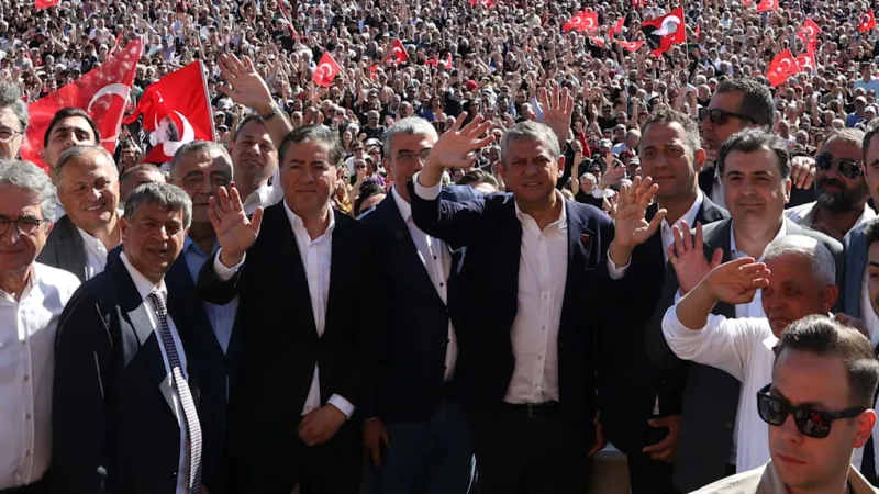 Turkish Writers Decry CHP Leader Ouster As Election Attack