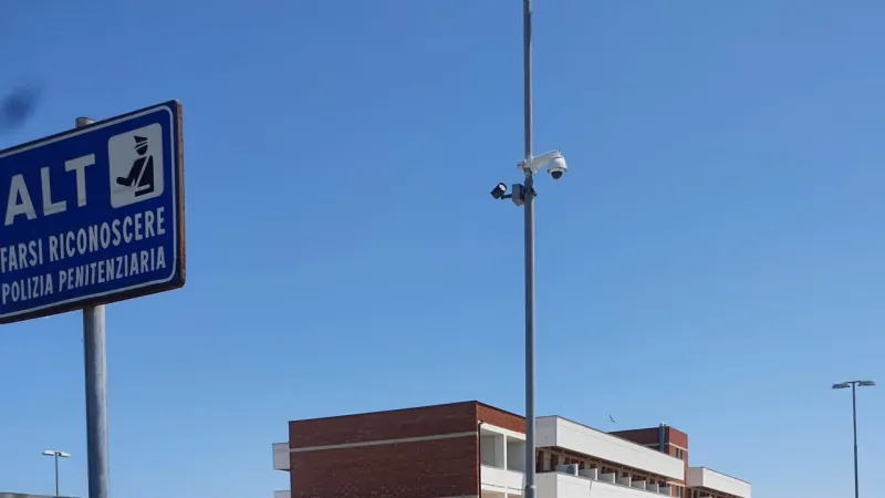 Elderly Inmate Dies in Sassari Prison Fire; Five Officers Intoxicated