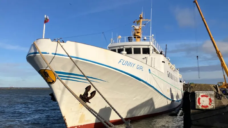 Engine Failure Strands Helgoland Ferry, Passengers Adrift for Hours