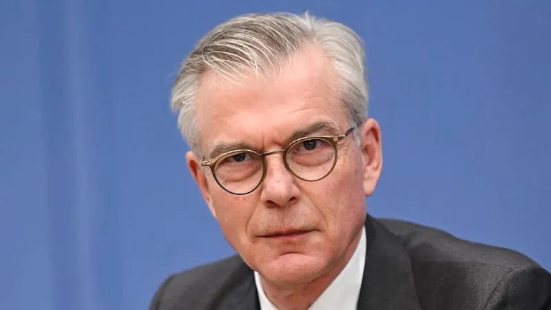 Economic Advisor Warns Merz: Germany's Pension Reform Precarious