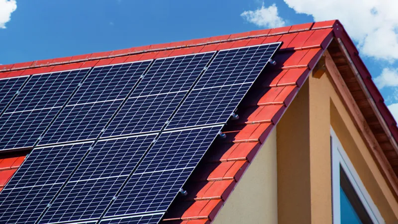 Government Axes Solar Subsidies; Homeowners Rethink Rooftop Returns