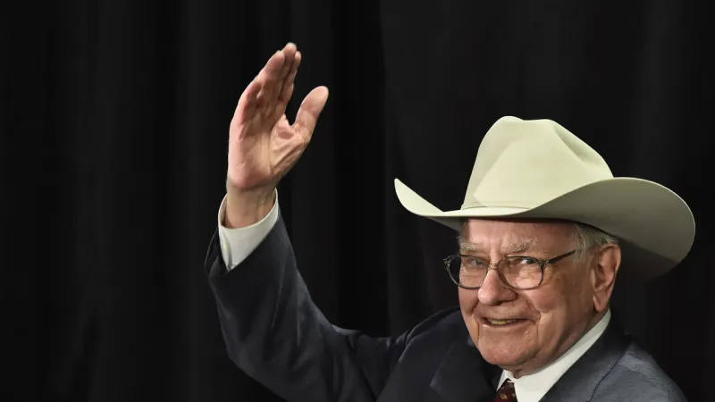 Warren Buffett Hands Berkshire Hathaway Chair to Son Howard