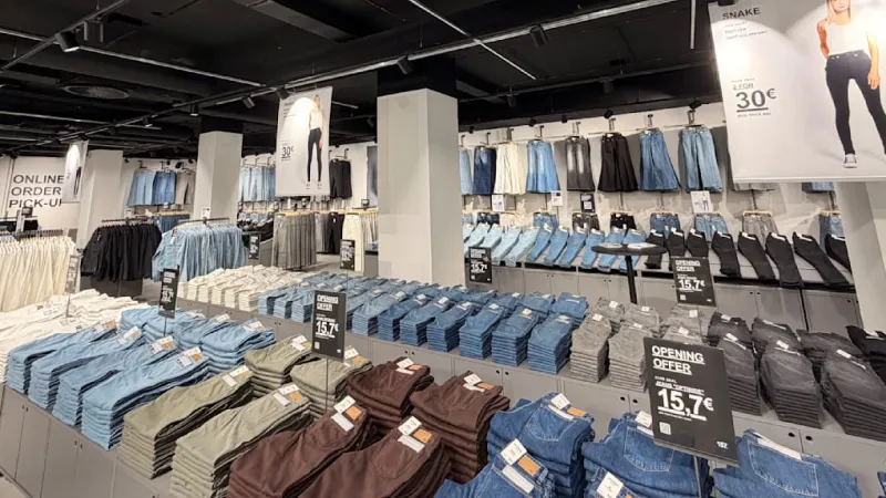 Lager 157 Challenges H&M in Germany's Budget Fashion Battle