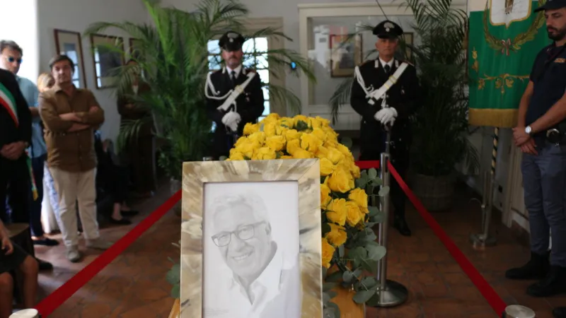 Capri Bids Emotional Farewell to Musical Legend Peppino Di Capri