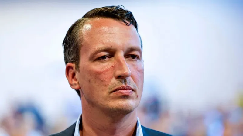 AfD Conference Erupts: MP Challenges Accused Ally, Charges Fly