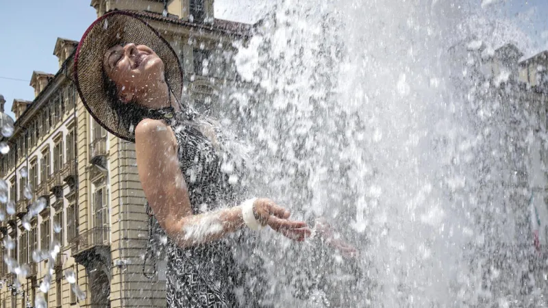 Europe Swelters: 212 Dead in Spain, Paris Bans Alcohol Amid Extreme Heat