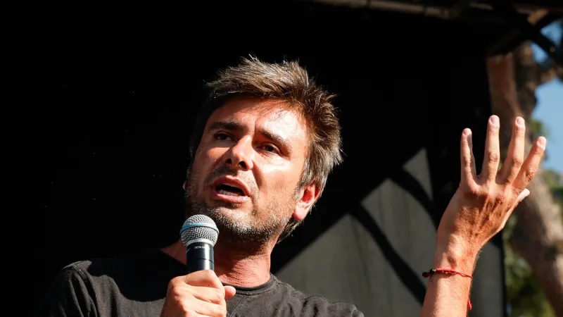 Alessandro Di Battista's Unexpected Return to Italy Postponed from Cuba