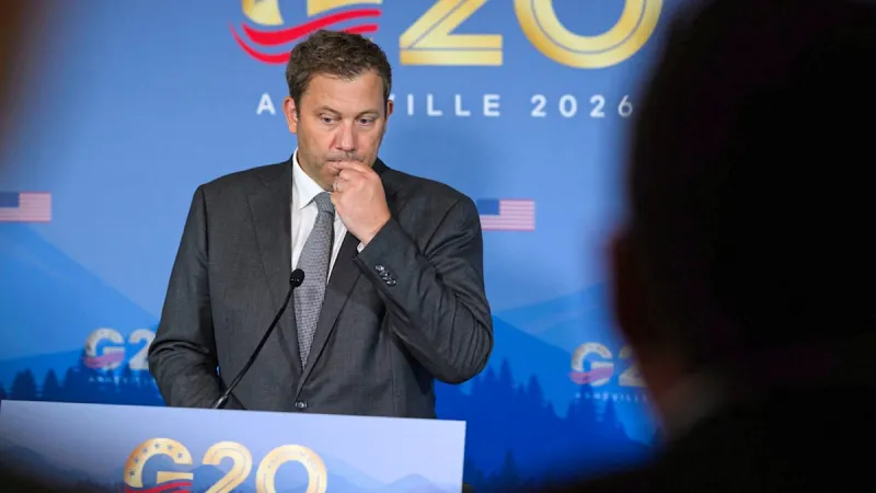 German Minister Blocks G-20 Photo with Russian Official