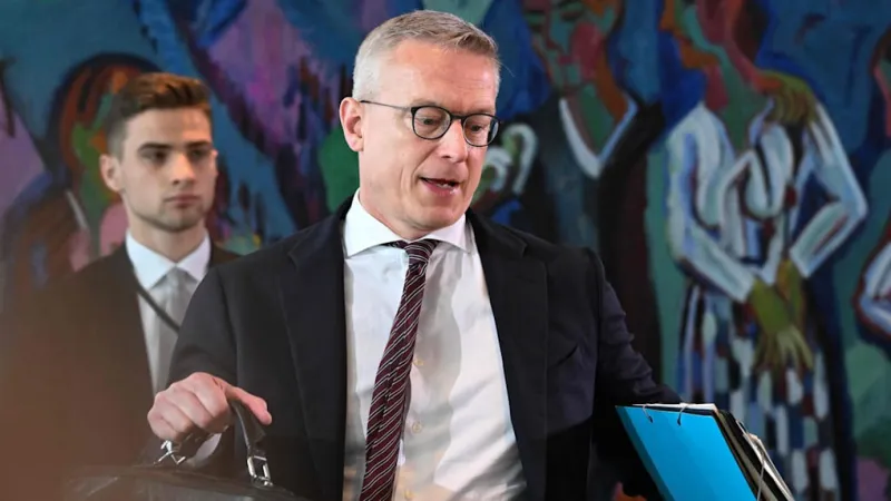 Germany's €10 Billion Bureaucracy Savings Scrutinized by Economists