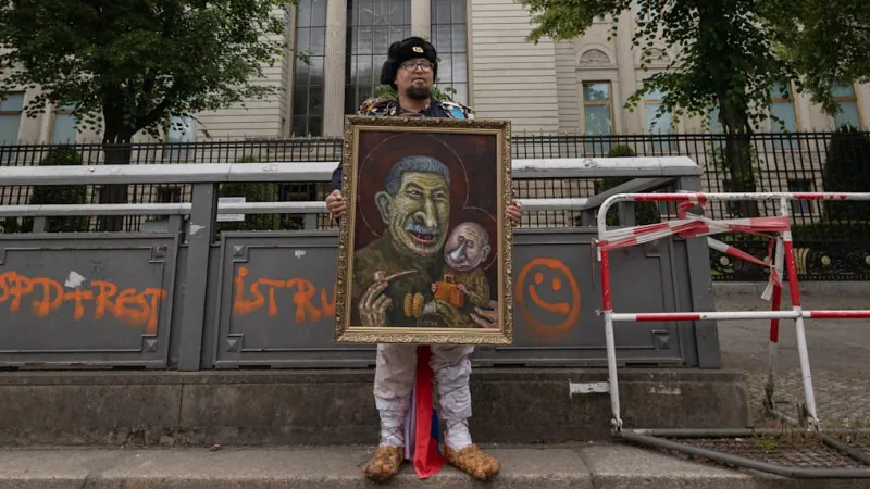Putin Critic Artist Semyon Skrepetsky Assassinated on Poland Street