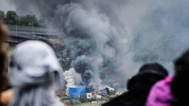 No Tav Protests Escalate: 100+ Police Injured, Hundreds Identified