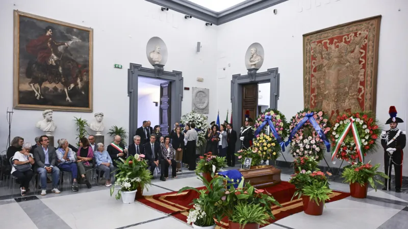 Rome Honors Emma Bonino: Campidoglio Wake Opens for Public Farewell