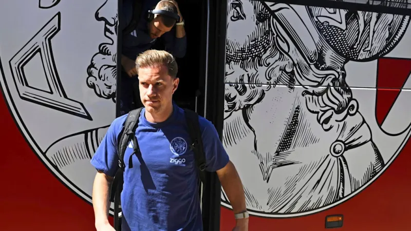 National Goalkeeper Ter Stegen Secures Victory in Ajax Debut