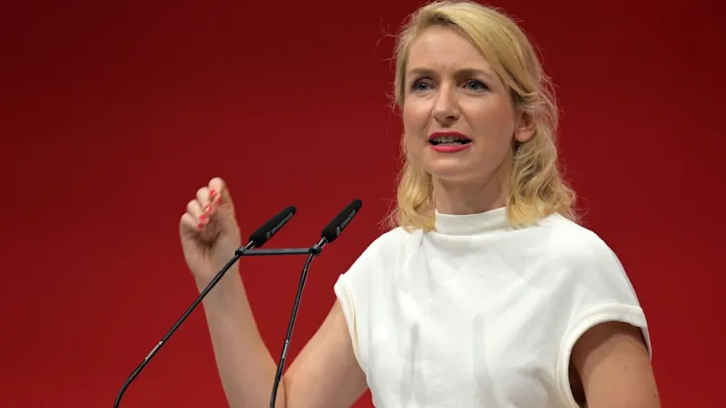 German Left Leader Calls Gaza Conflict "Genocide" Amid Party Strife