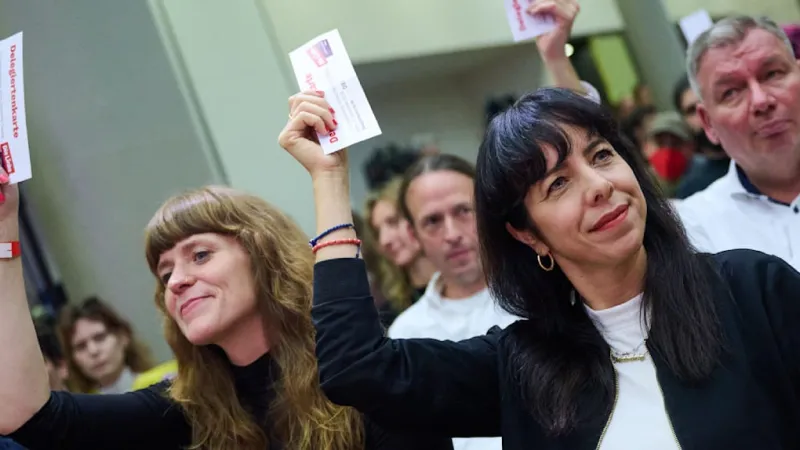 Berlin Left Party Faces Internal Strife Amid Coalition Overtures