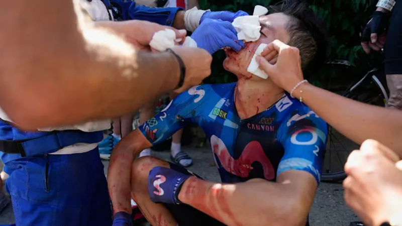 Alpe D'Huez Crash: Fan Incident Hospitalizes Cyclist Einer Rubio