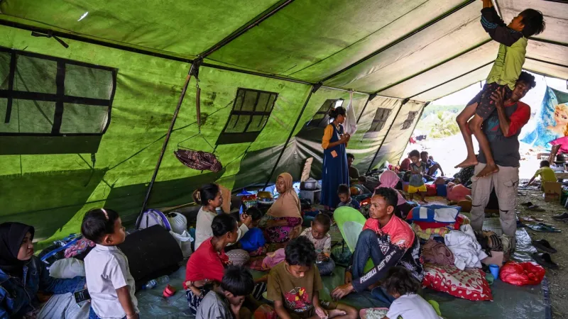 Indonesia Quake Displaces Thousands; Tsunami Warning Not Issued