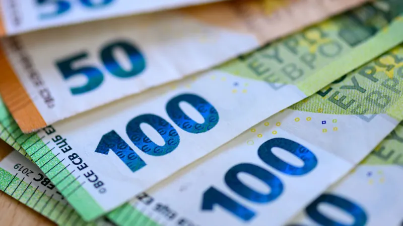 German Wages Surge 5.1 Percent, Gender Pay Disparity Shrinks