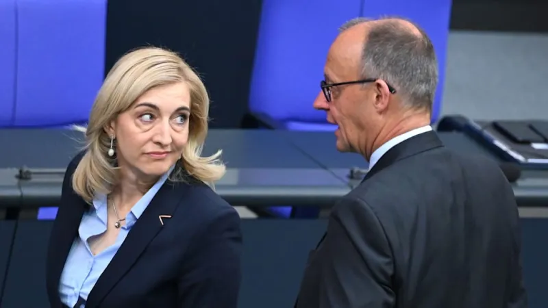 German Cabinet Reshuffle: Warken Poised for Chancellery, Linnemann for Health