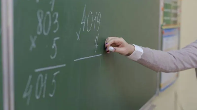 Italian Educators Secure Over 100 Euro Monthly Pay Hike