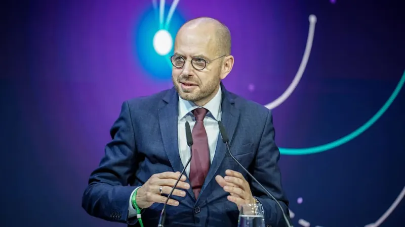 Siemens Energy CEO Warns: AfD Economic Policy Dramatically Flawed