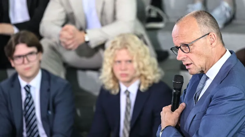 Merz Rejects Anonymity, Dismisses Free Speech Concerns for Online Rules