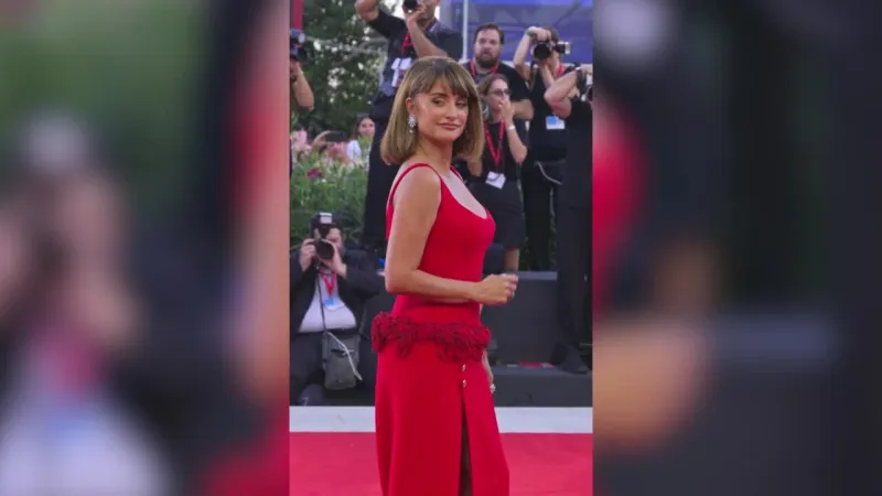 Hollywood Icons Penelope Cruz, Javier Bardem Dazzle Venice Red Carpet