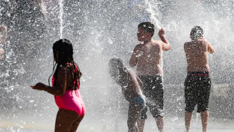 Experts Unveil Ten Crucial Tips to Protect Children from Soaring Heat