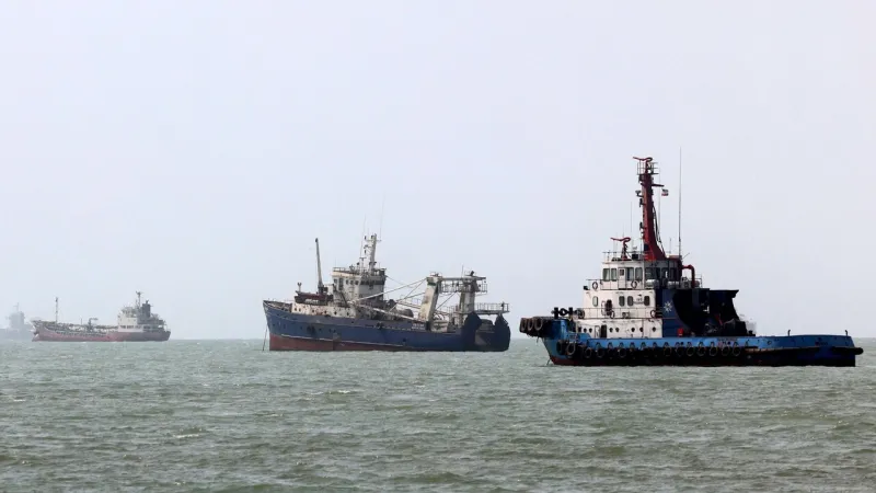 Projectile Strikes Ship in Hormuz Amid Iran-US Tensions; One Injured