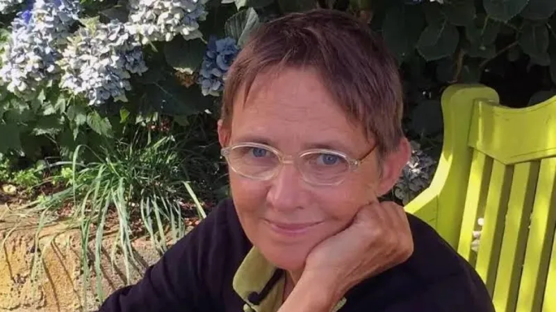 Susanna Tamaro Warns AI Distorts Reality, Embraces Manual Writing