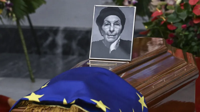 Rome Bids Farewell to Bonino: Campidoglio Fills for Public Homage